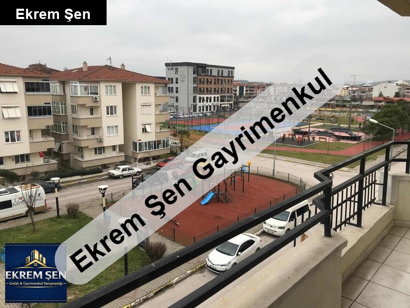 bahçelievlerde geniş 3+1 daire