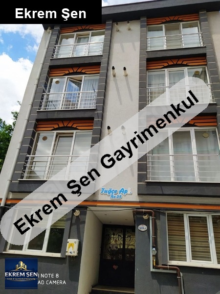 sahi̇bi̇nden memura ki̇ralik merkezde 1+1