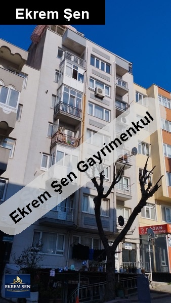 merkezi konumda deniz ve şehir manzaralı daire