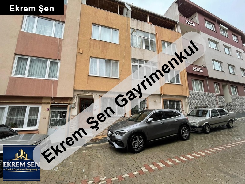 ister yatırımlık ister oturmaya. hürriyet parkına yakın.