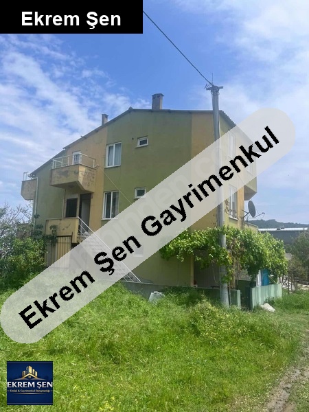 deniz ve doğa manzaralı müstakil bina