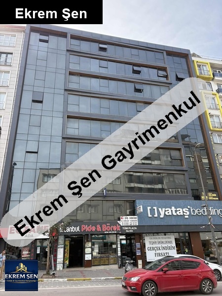 atatürk caddesi̇ tüm plazada i̇ki̇ yöne cepheli̇ geni̇ş 1+1