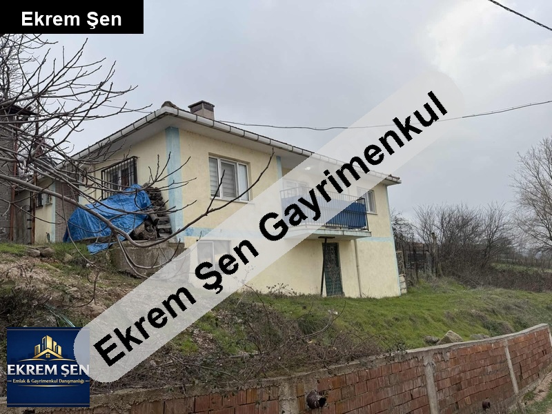 kaz dağlarinin eteği̇nde oksi̇jen deposu yeni̇ ev.