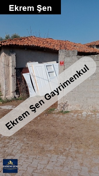 köy merkezinde taş ev süper mekan