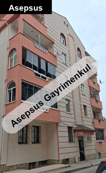 sahi̇bi̇nden merkezi̇ konumda, bakimli, geni̇ş, ferah, boş 3+1 dai̇re