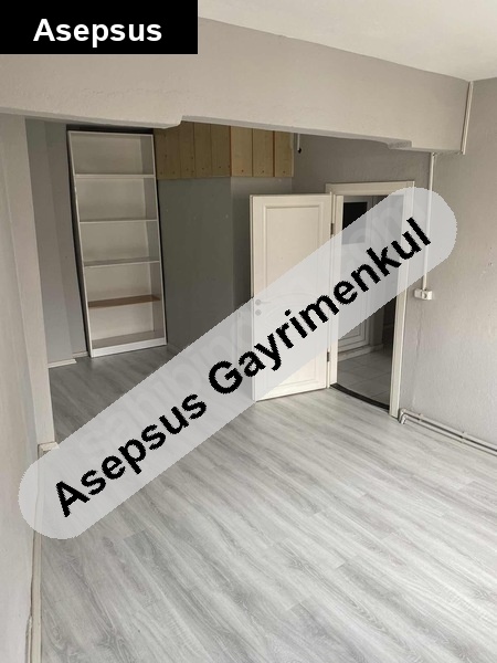 sahi̇bi̇nden cadde üzeri̇ 2+1 doğalgazli yatirimlik dai̇re