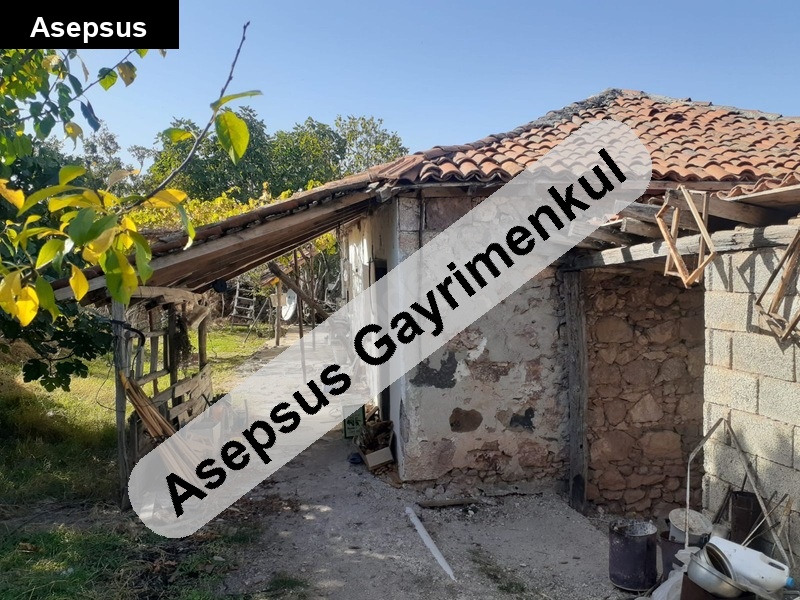 müstakil bahçeli manzaralı köy evi