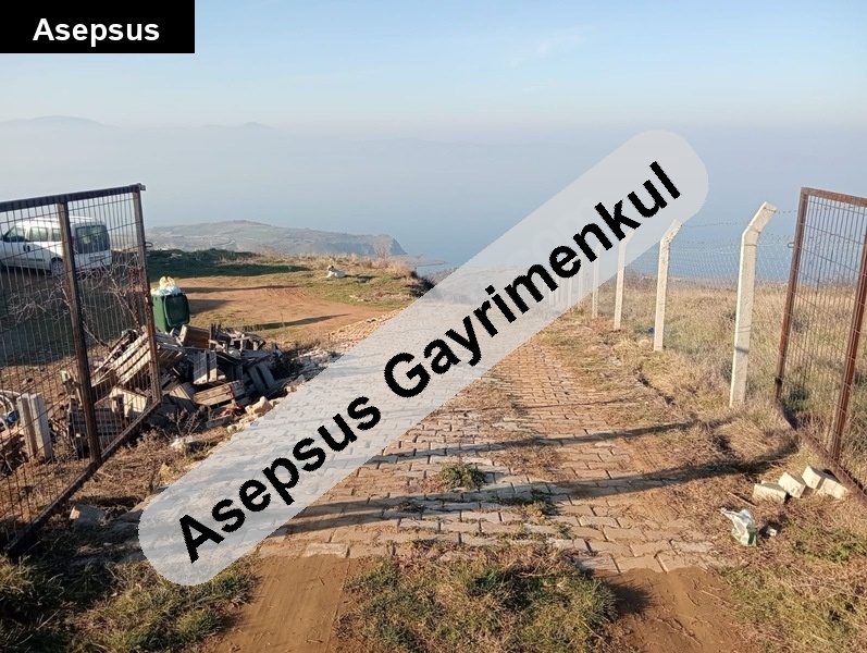 deni̇z manzarali mustaki̇l ev