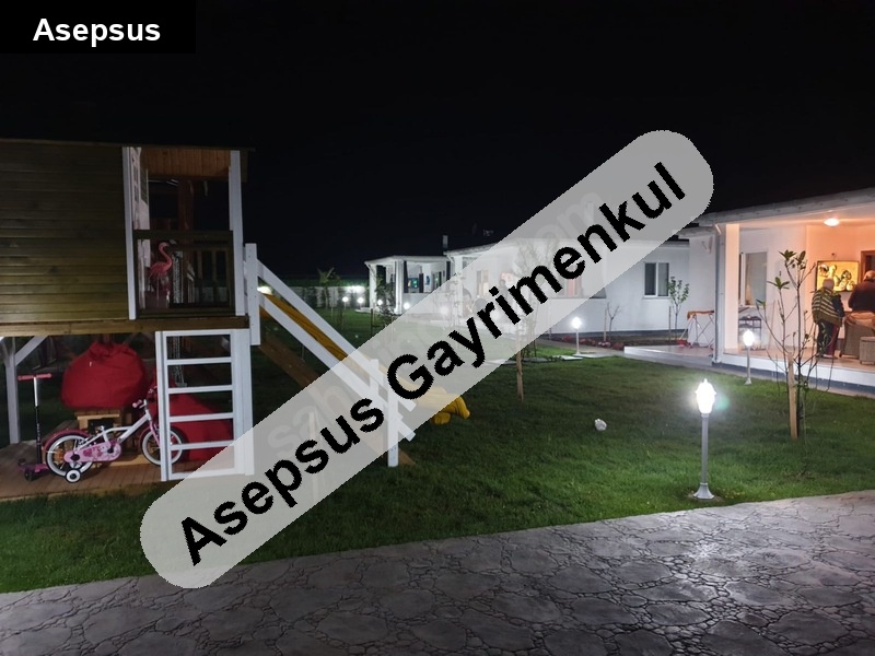 3 adet bağımsız tek katlı villa büyükova