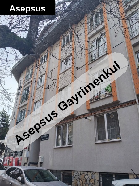 okul ve muhtarlik karşisi/köşe başi/çi̇ft cepheli̇ geni̇ş dubleks
