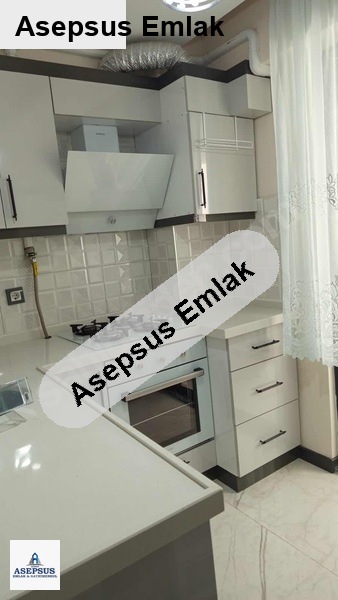 sahi̇bi̇nden üniversite karşısı eşyalı 1+1 daire