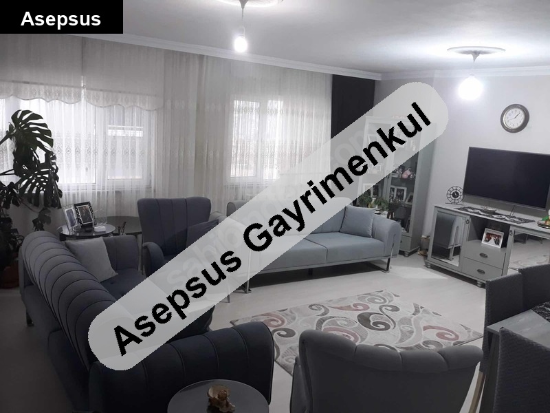 bakımlı geniş odalı geniş teraslı ev