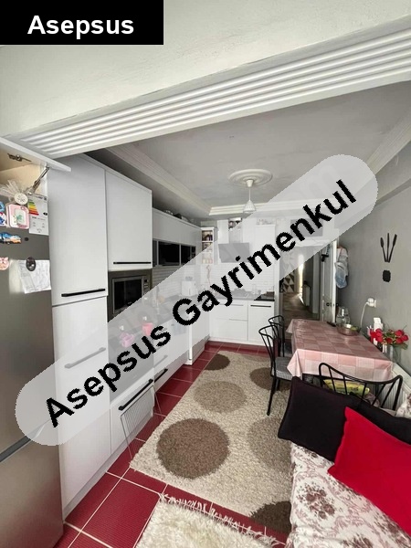 sahi̇bi̇nden çarşi i̇çi̇nde satilik dai̇re