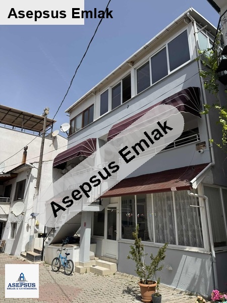 narlı köyünün merkezinde yıllık değildir pansi̇yondur