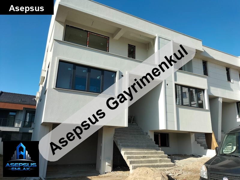 Asepsus Emlak'tan 5+1 i̇hsaniye mh. 'sinde satılık villa