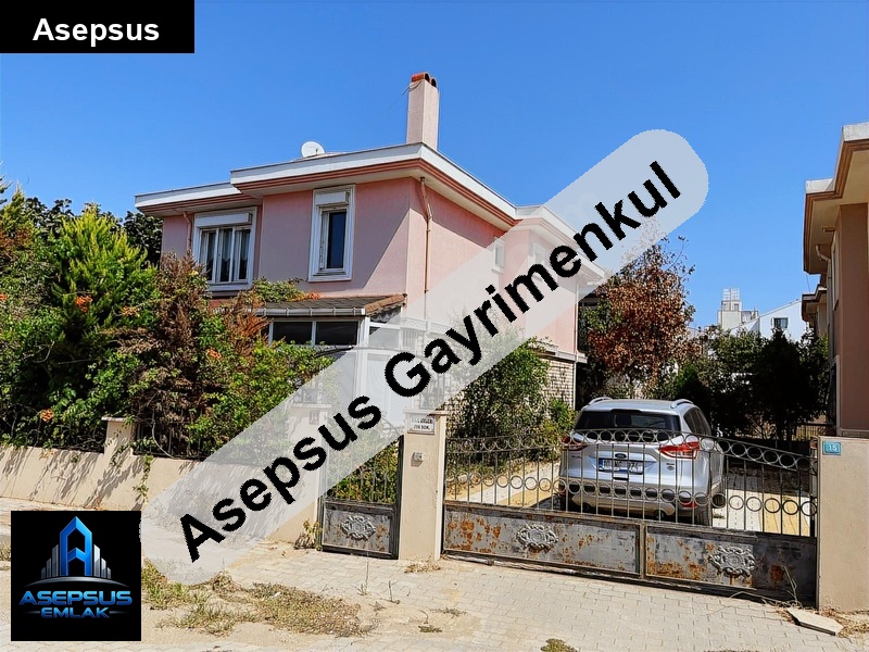 Asepsus Emlak'tan 4+1 i̇hsaniye mh. 'sinde satılık villa