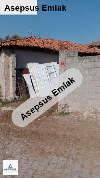 köy merkezinde taş ev süper mekan