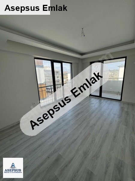 sahi̇bi̇nden satilik yeni̇ mahallede 1+1 dai̇re