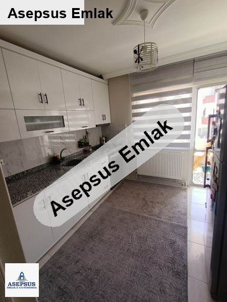 göneni̇n en güzel yeri̇nde sahi̇bi̇nden satilik geni̇ş dai̇re