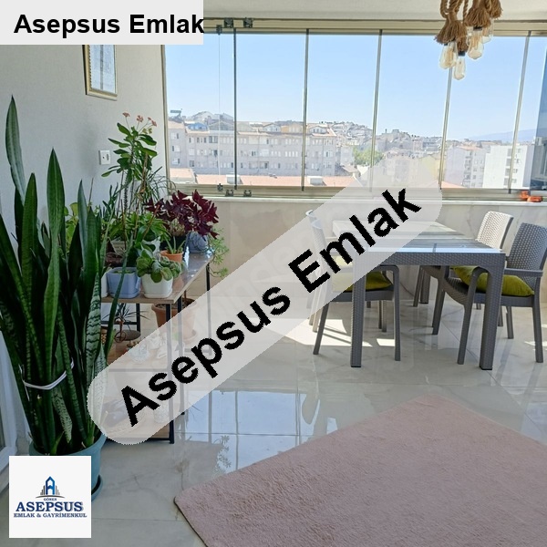 sahi̇bi̇nden 6yaşinda deniz manzarali 165m2 lüks 3+1 satilik daíre