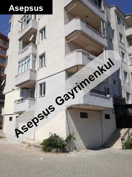 li̇se/beledi̇ye yakini merkeze 10dk karesi̇ ferah 2+1 ki̇ralik dai̇re