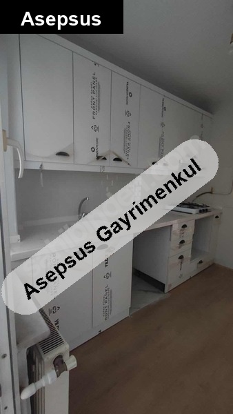 sahi̇bi̇nden çarşi merkezde 2+1