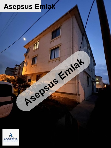 gündoğdu mahallesinde 3+1 pazaryeri karşısında merkezi konumda