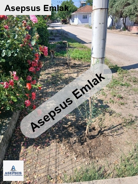 müstakil 422m2 bahçeli ev